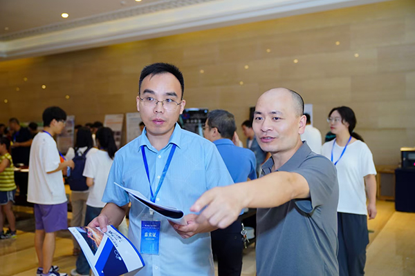 為嘉賓介紹我司產(chǎn)品 /cxyq/20240812084303-FnsFsEgRgzXQNt3NrXvm218DW3sB.jpg